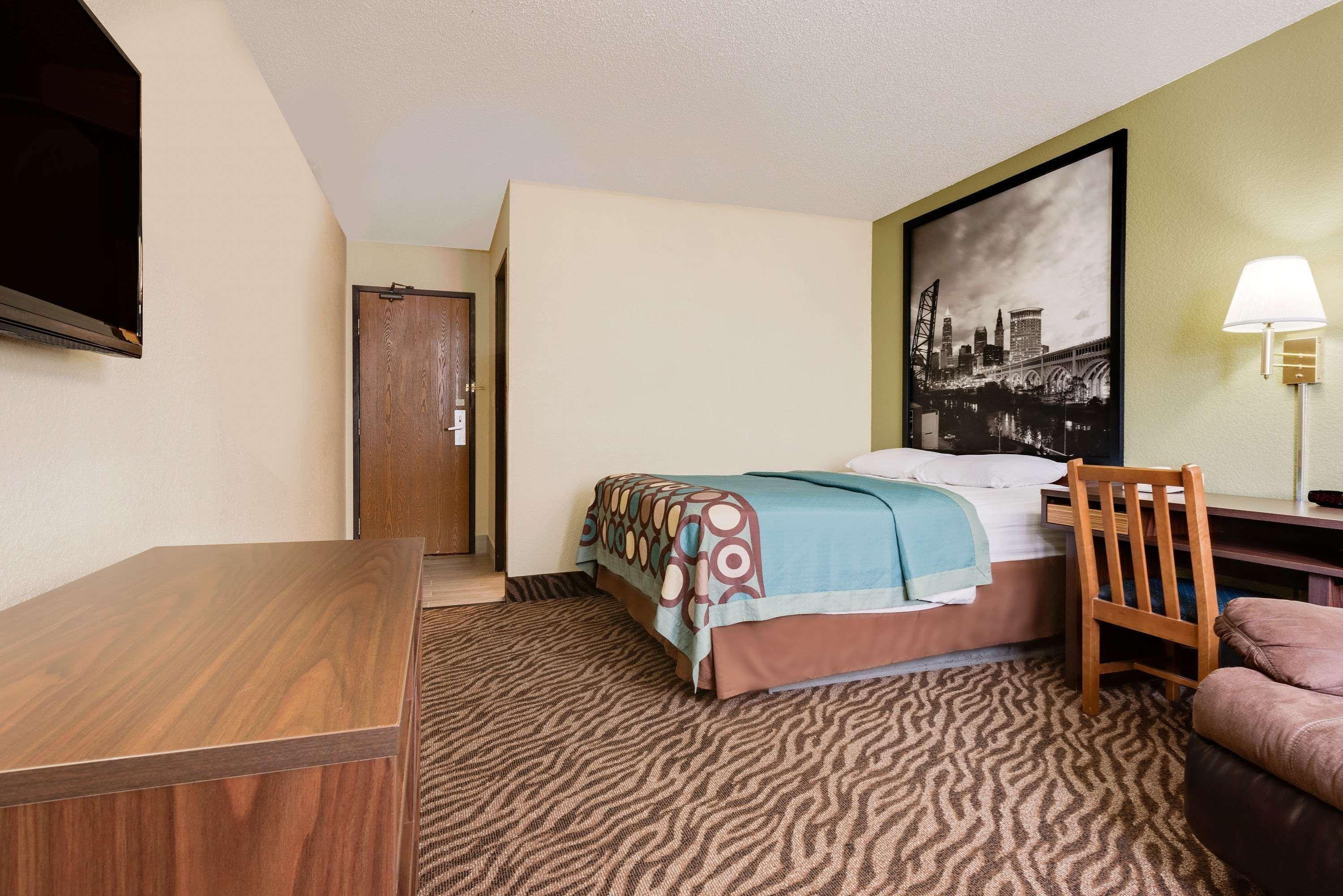 Hotel Super 8 By Wyndham Mentor/Cleveland Area Extérieur photo